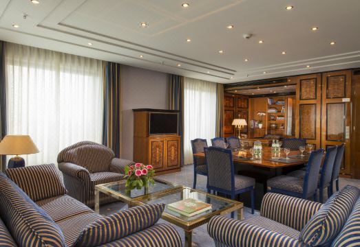 1. JW 메리어트 ..