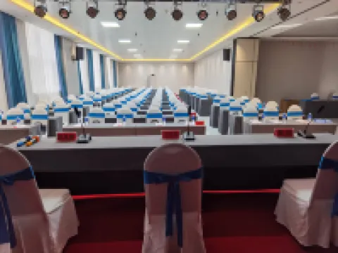Yuzhong Tide Hotel