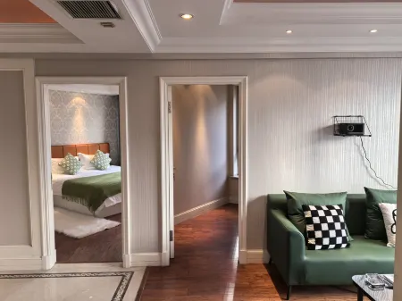 Lulin Hotel (Dalian Railway Station Zhongshan Square)