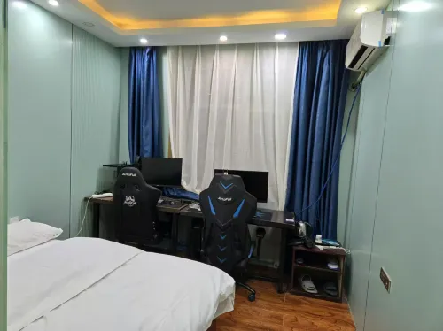 Jixi Cougar E-Sports Hotel
