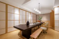 Urumqi County Jianguo HIDDEN Hotel (High-Speed Railway Station North Square Wanda)