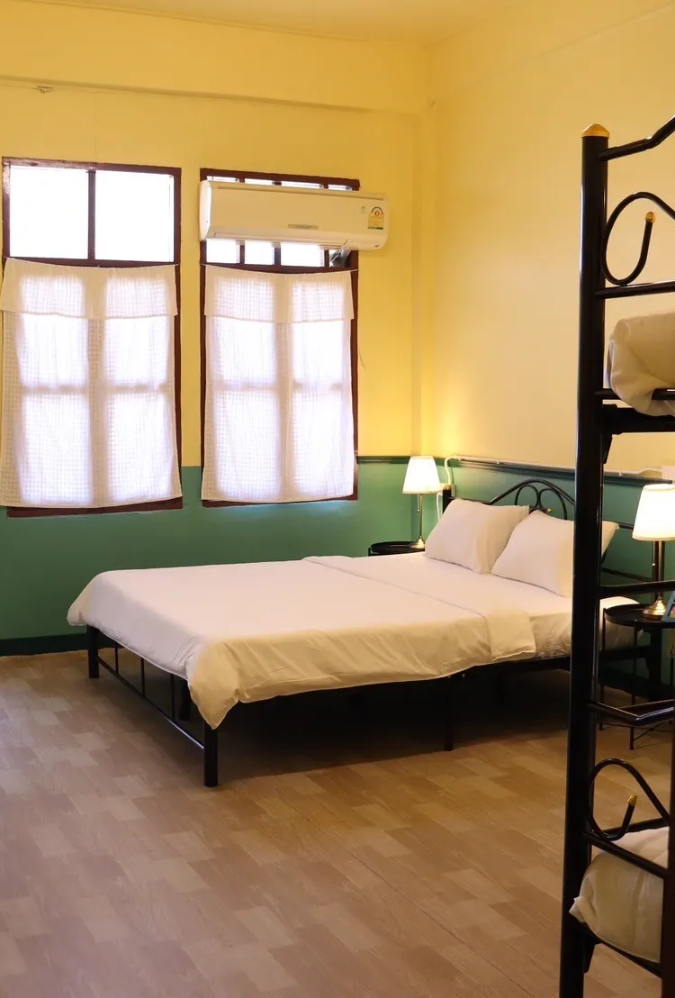 ห้องพักสำหรับ 4 คนพร้อมห้องน้ำรวม