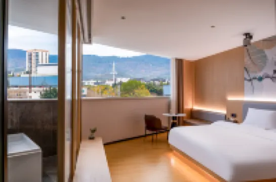 CLOUDS Yun Chain Hotel (Mile Shangyi Huquan Ecological Park)