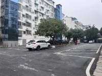 Huaya yunman hotel - parking