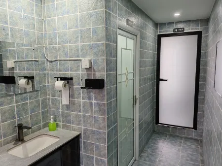 Youzhu Hostel (Shuhanludong Subway Station)