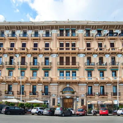 Gram Suites Отели рядом с достопримечательностью «Вомеро»