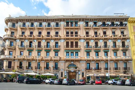 Gram Suites Отели в г. Неаполь