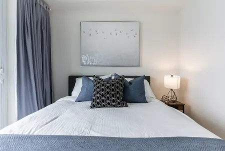 Life Suites Loft - CN Tower Отели рядом с достопримечательностью «Библиотека Торонто Паблик Лайбрари - Торонто Референс»