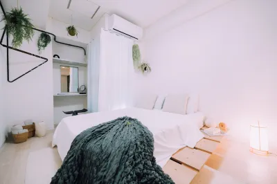 Minimalist Loft 7: Namba Compact Studio & 24/7 Gym Hôtels à : 