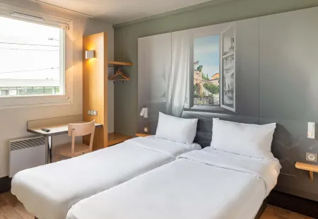 B&B HOTEL Lyon Grand Stade Meyzieu Отели в г. Десин-Шарпьё