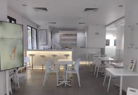 Macau Hotel S Отели рядом с достопримечательностью «Либвинский Дом»