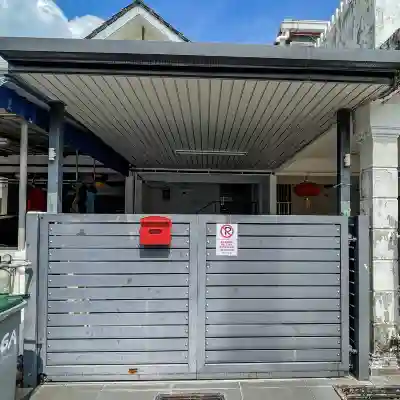 A Little Bit Townhouse Hotel Exterior