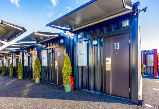 호텔 R9 더 야드 야이타 외관