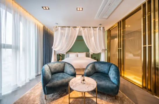 Hotel the Castle Sincheon Hotels near Irwon Station