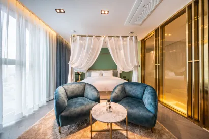 Hotel the Castle Sincheon