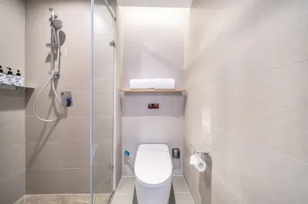 ‌Homeinn Plus (Taizhou Xianju Wuyue Plaza)‌ Отели рядом с достопримечательностью «Yong'an Park (Chenxi Road)»