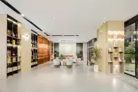 Borrman Hotel (Xingye High-speed Railway Station Commercial Street) Hotel di Xingye County