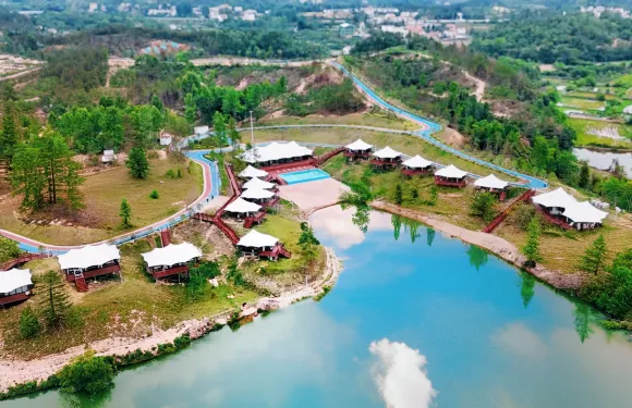 伴山茶嶼野奢帳篷酒店