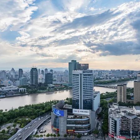 JI Hotel (Ningbo Old Bund) Отели рядом с достопримечательностью «Олд Бунд»