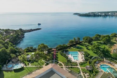 The St. Regis Mardavall Mallorca Resort