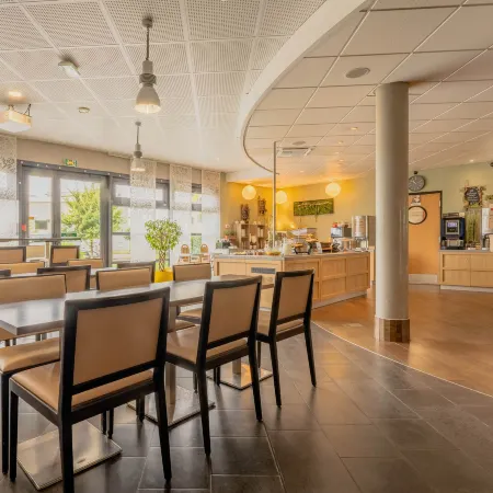 B&B Hotel Calais Terminal Cité Europe 4 étoiles