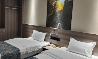 Qumarleb County Maduo Business Hotel