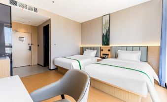 GreenTree Inn Express Hotel (Xuzhou Hubushan Fengchu Food Street)