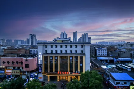 Tangyu Starry Sky Terrace Garden Hotel (Luoyang Railway Station Subway Station Branch) Отели рядом с Аэропорт Люян