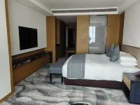 Zhiyuan Luyang Lake International Hotel Hotels in Pucheng