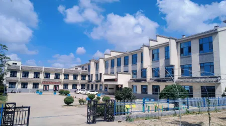 Rizhao Luka Residence Wellness Base Отели рядом с достопримечательностью «a ye shan feng jing qu»