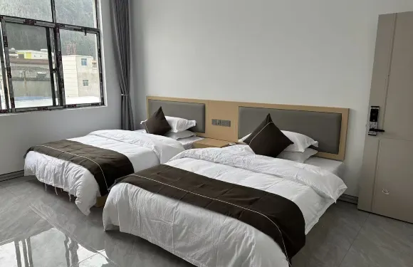 十八連山鎮東宏快捷民宿