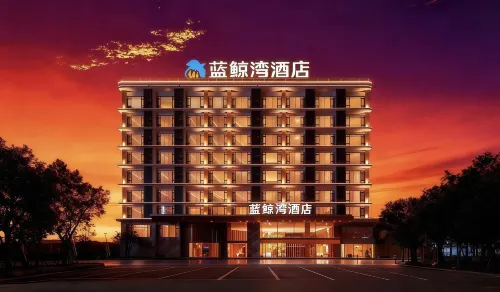 Blue Whale Bay Hotel Các khách sạn ở Từ Văn