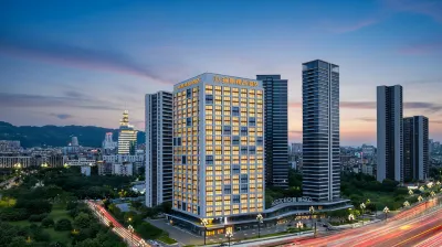 Yibin Ruijing Boutique Hotel (Sanjiangkou CBD · Changjiang Mansion Branch) Hotels near University of Electronic Science and Technology