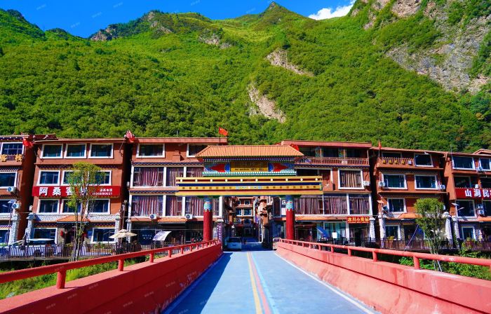 Heishui Baota Homestay