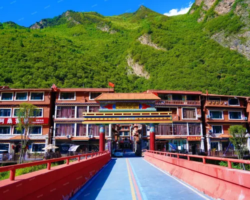 Heishui Baota Homestay โรงแรมในเฮ่ยซุ่ย