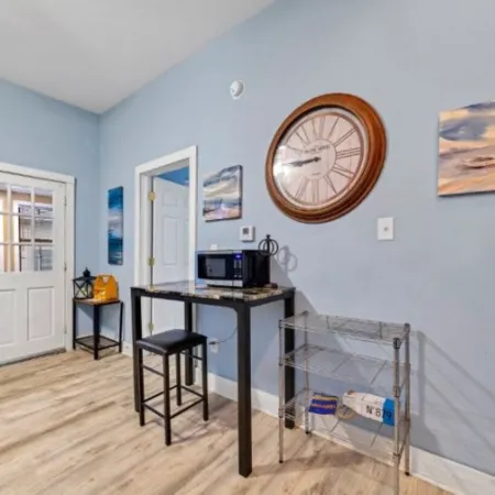 Free Parking - Convention - Short North - Free Parking - Queen Bed