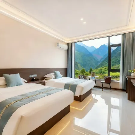 Huashan Guanyueju Hotel