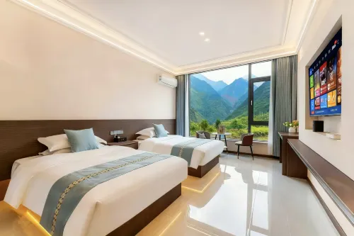 Huashan Guanyueju Hotel