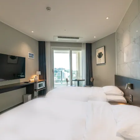 More than Sokcho beach hotel