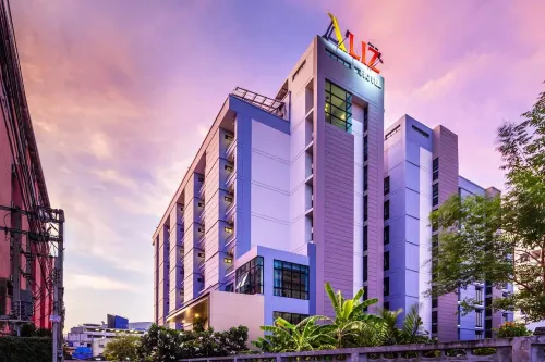 Aliz Hotel Hotels in Nonthaburi