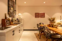 Shanghai Yijia Boutique Theme Apartment National Convention and Exhibition Center Hongqiao Shop