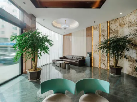 Jinfeng Hotel (Hejing Square Store, Zhaotong Shenggeng Cultural Park)