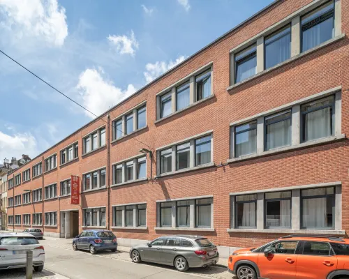 Condo Gardens Brussels Hotels near Train World