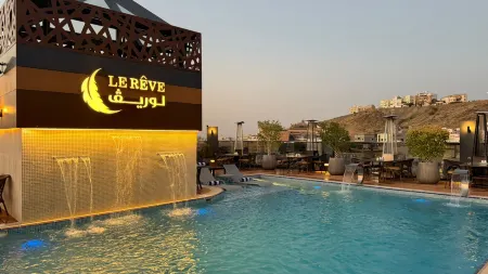 Le Reve Hotel By Le Reve Company