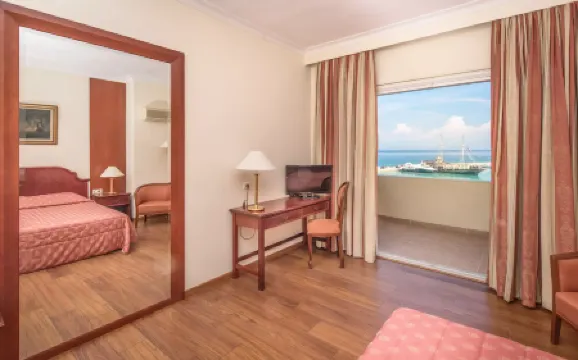 ホテル サトラダ マリーナ