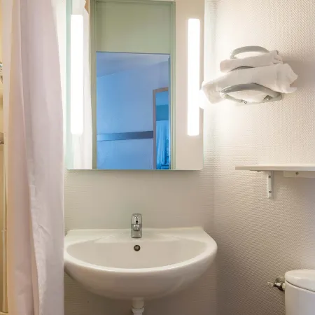 B&B Hotel Angers 2 Université Hotéis em Beaucouze