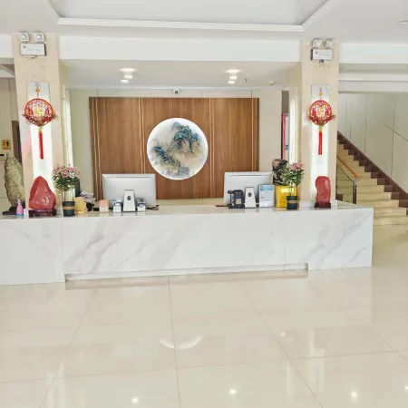 Yuelong Hotel Lingqiu