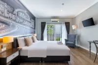 At Hua Lamphong Hotel