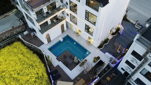 Floral Hotel·Xi like luxury wild hotel (Guling Scenic Area) - بار