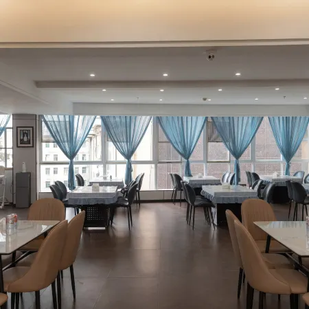 Dalang Taosha Hotel (Panzhou Donghu Park Heli Plaza)